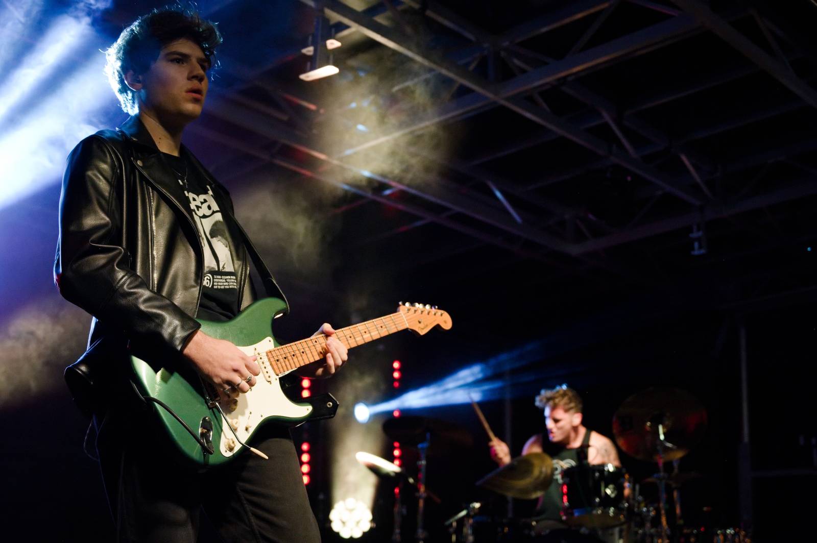 Sofiana Medjmedj přivítal v Plzni jekot nadšených fanynek, na stagi mu přistála spousta plyšáků