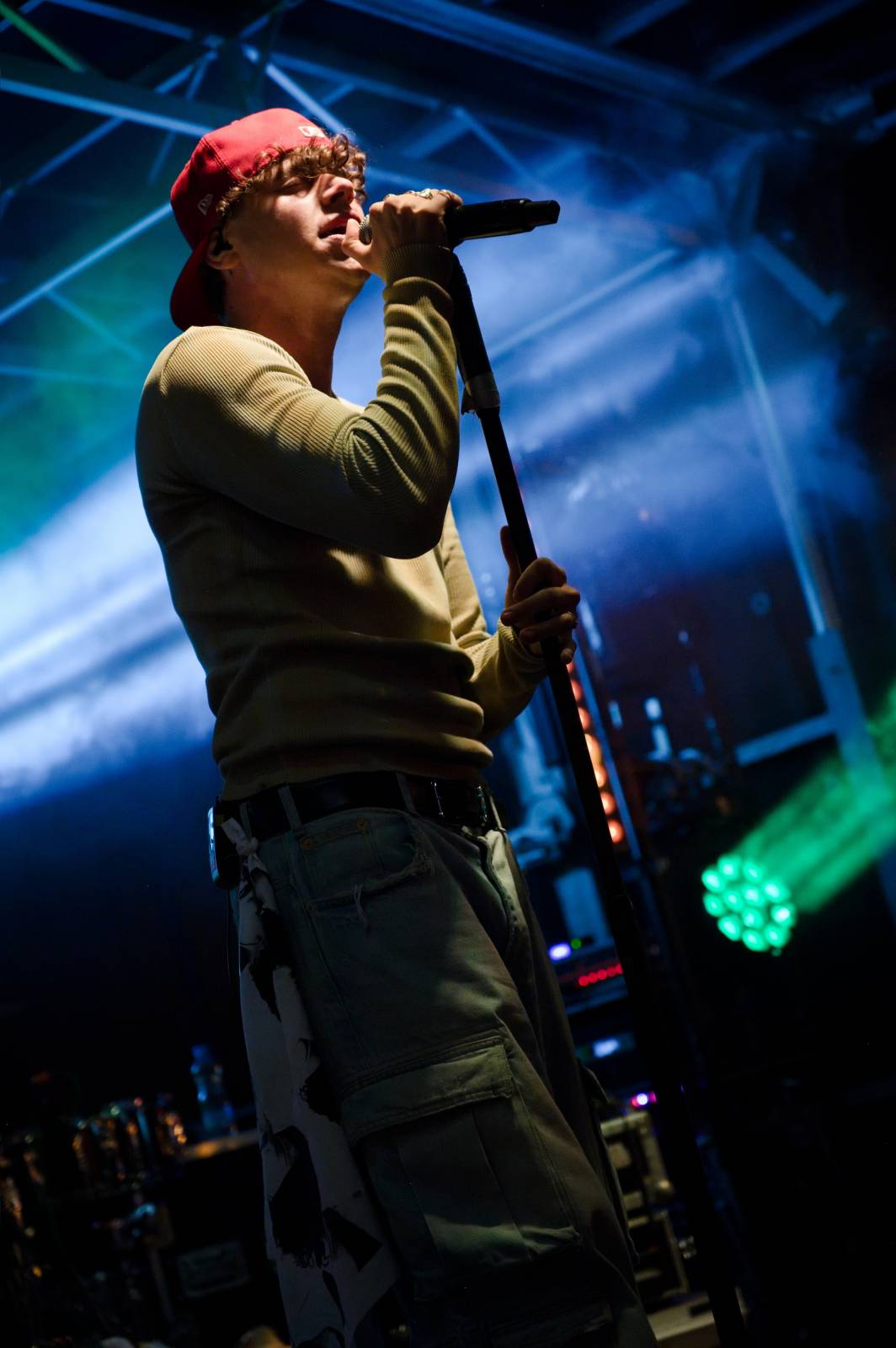 Sofiana Medjmedj přivítal v Plzni jekot nadšených fanynek, na stagi mu přistála spousta plyšáků