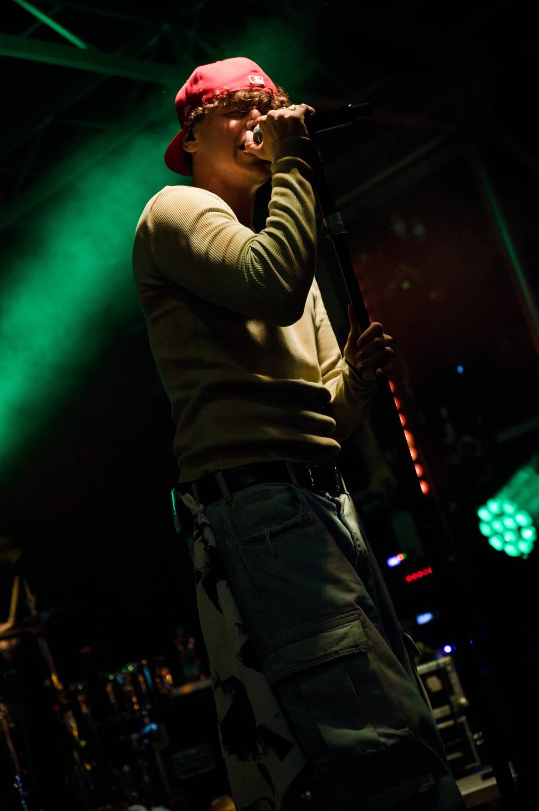 Sofiana Medjmedj přivítal v Plzni jekot nadšených fanynek, na stagi mu přistála spousta plyšáků