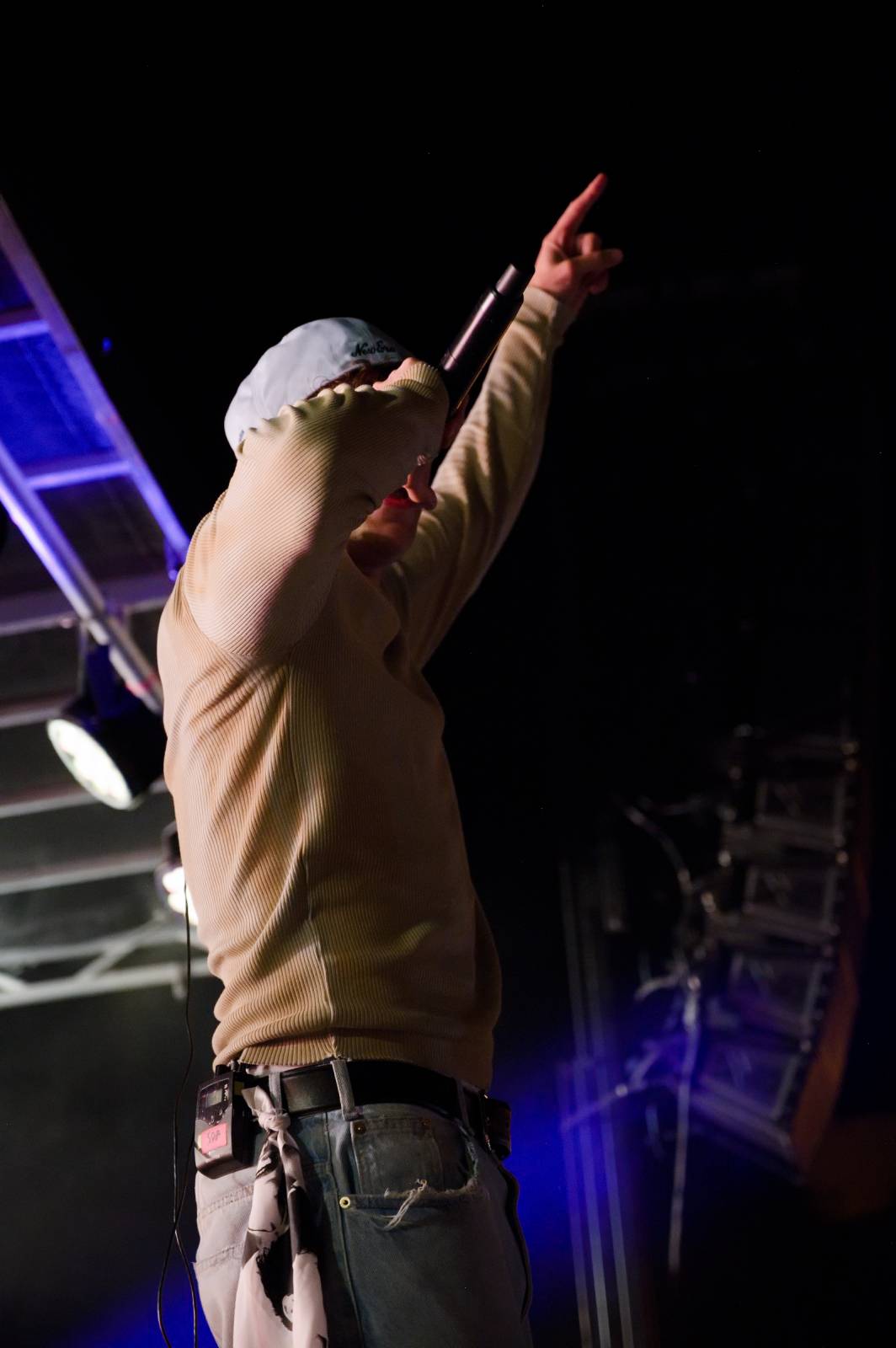 Sofiana Medjmedj přivítal v Plzni jekot nadšených fanynek, na stagi mu přistála spousta plyšáků