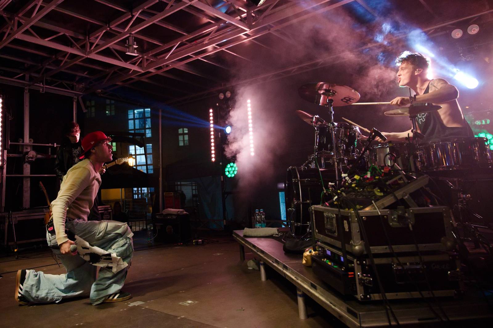 Sofiana Medjmedj přivítal v Plzni jekot nadšených fanynek, na stagi mu přistála spousta plyšáků