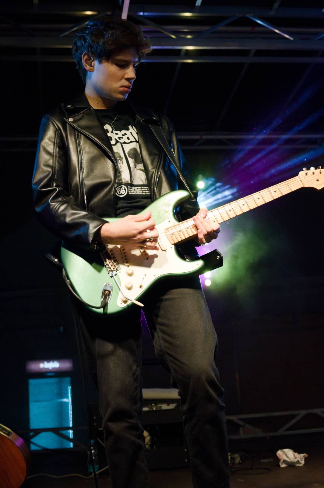 Sofiana Medjmedj přivítal v Plzni jekot nadšených fanynek, na stagi mu přistála spousta plyšáků