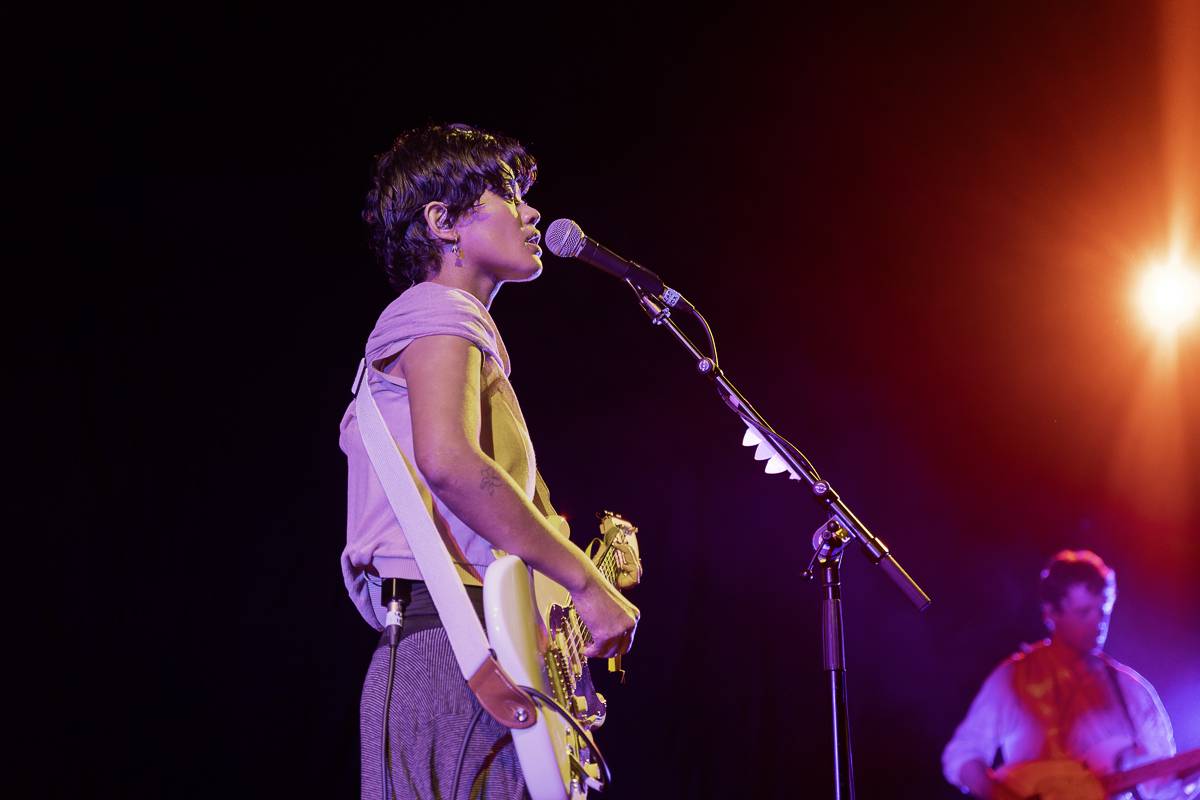 Aurora předvedla v Praze show plnou emocí a tance