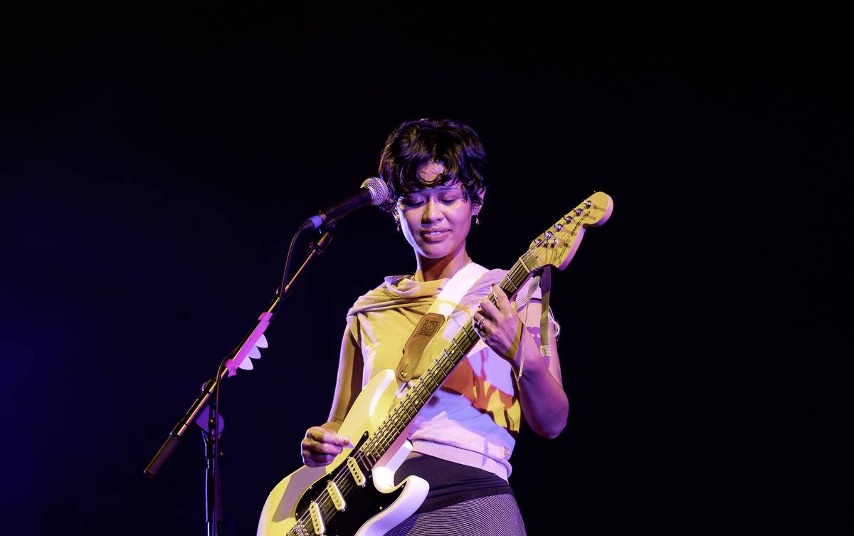 Aurora předvedla v Praze show plnou emocí a tance