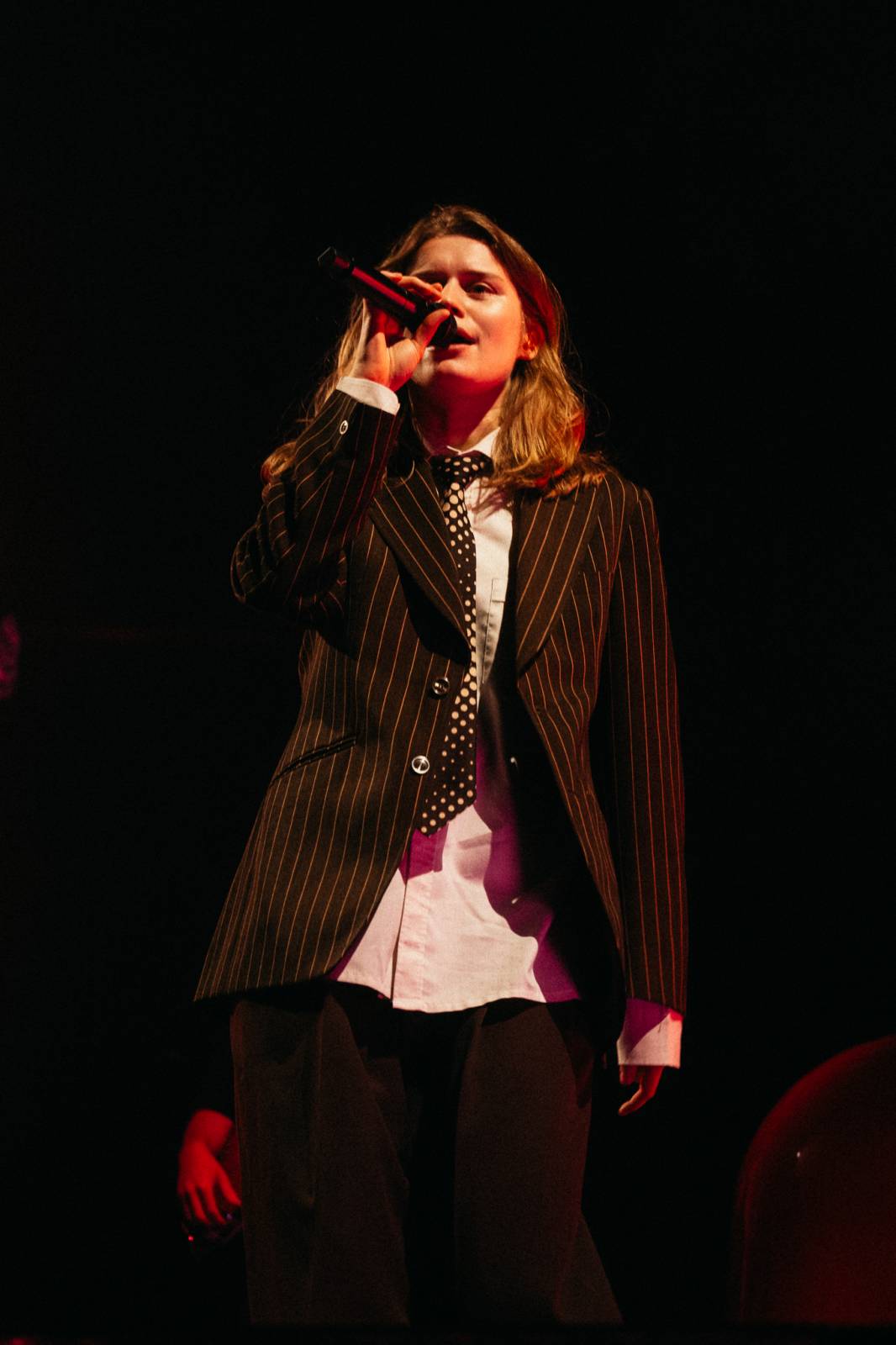 Girl in Red strhla i přes zdravotní potíže pražské Forum Karlín