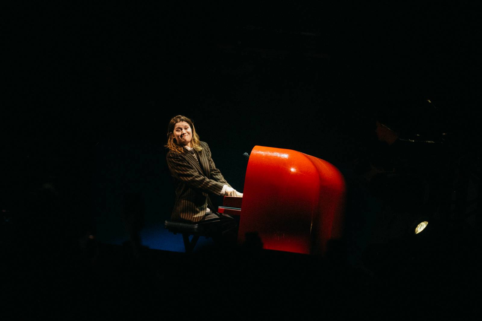 Girl in Red strhla i přes zdravotní potíže pražské Forum Karlín