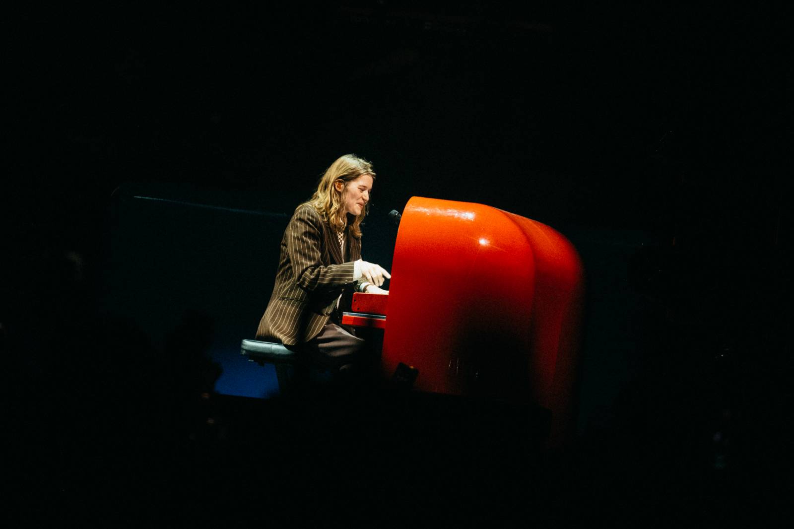 Girl in Red strhla i přes zdravotní potíže pražské Forum Karlín