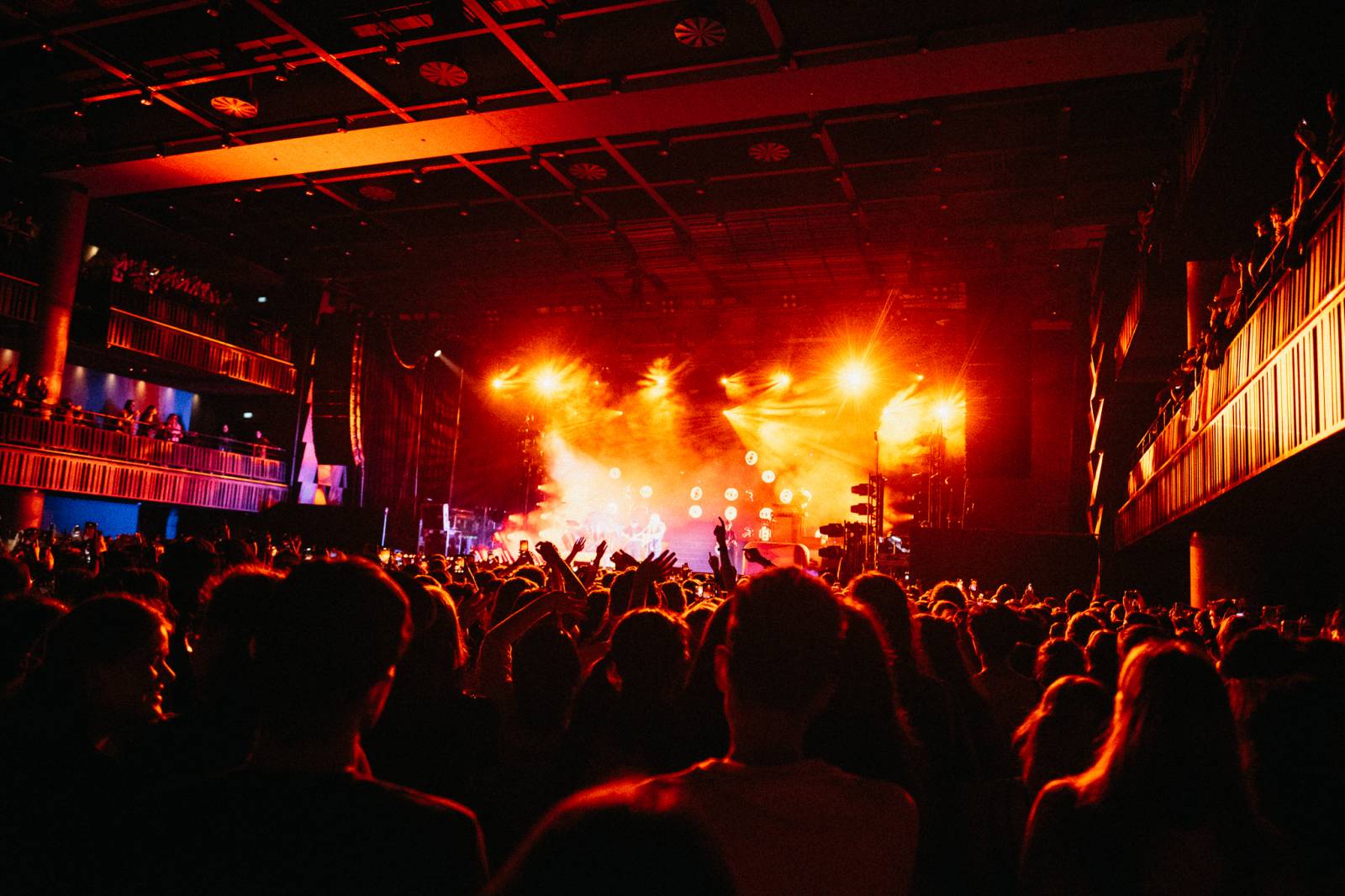 Girl in Red strhla i přes zdravotní potíže pražské Forum Karlín