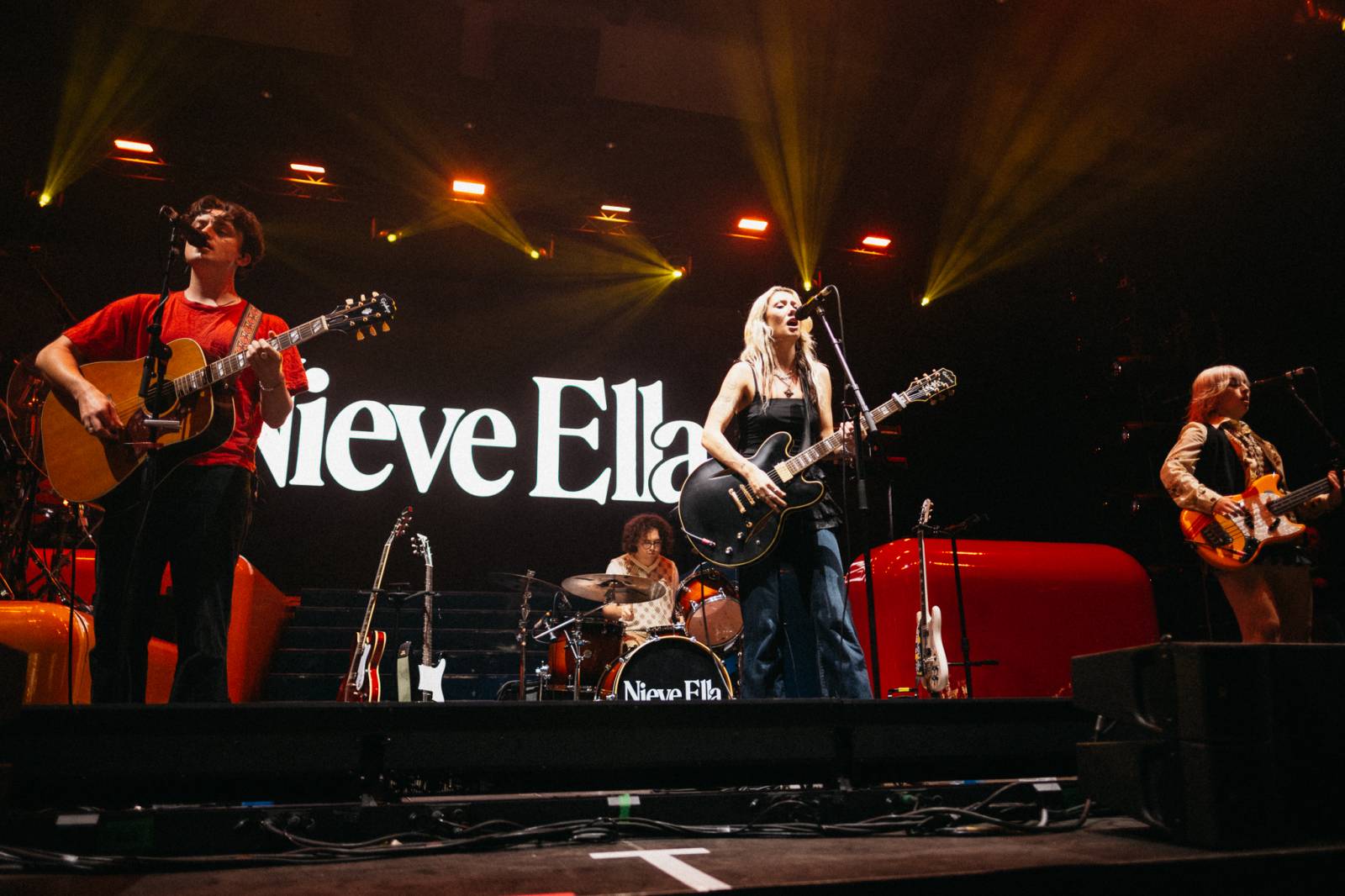 Girl in Red strhla i přes zdravotní potíže pražské Forum Karlín