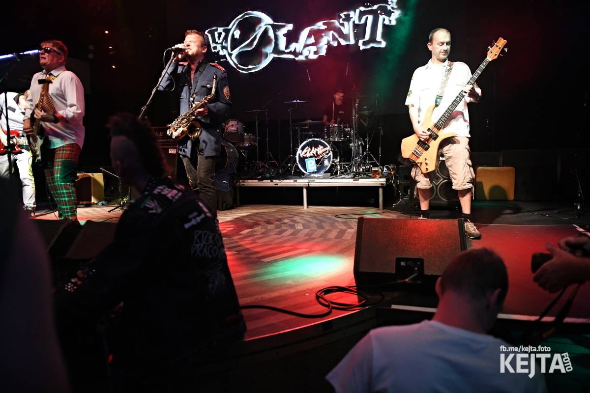 Volant a Dukla Vozovna jsou na společném turné, v Praze je přivítal k prasknutí narvaný Lucerna Music Bar