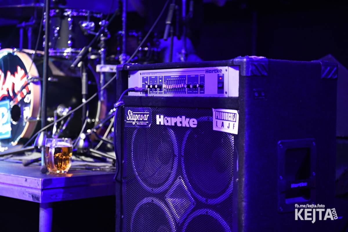 Volant a Dukla Vozovna jsou na společném turné, v Praze je přivítal k prasknutí narvaný Lucerna Music Bar