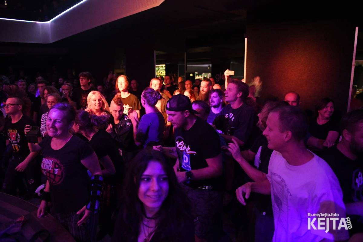 Volant a Dukla Vozovna jsou na společném turné, v Praze je přivítal k prasknutí narvaný Lucerna Music Bar