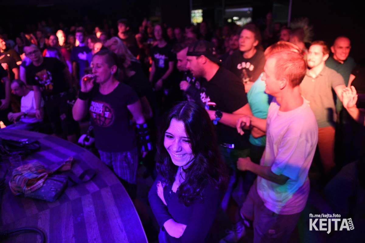 Volant a Dukla Vozovna jsou na společném turné, v Praze je přivítal k prasknutí narvaný Lucerna Music Bar