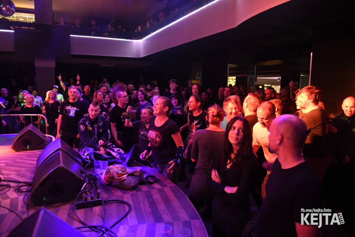 Volant a Dukla Vozovna jsou na společném turné, v Praze je přivítal k prasknutí narvaný Lucerna Music Bar