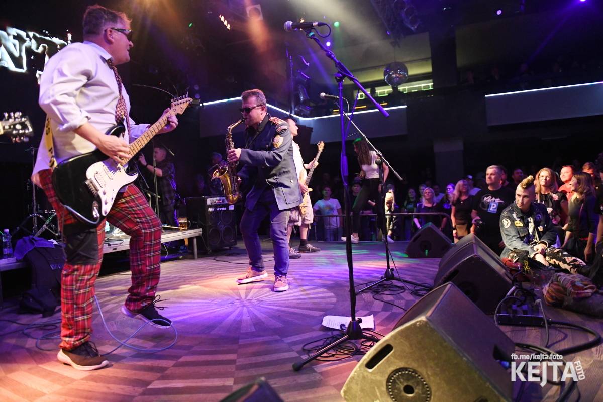 Volant a Dukla Vozovna jsou na společném turné, v Praze je přivítal k prasknutí narvaný Lucerna Music Bar