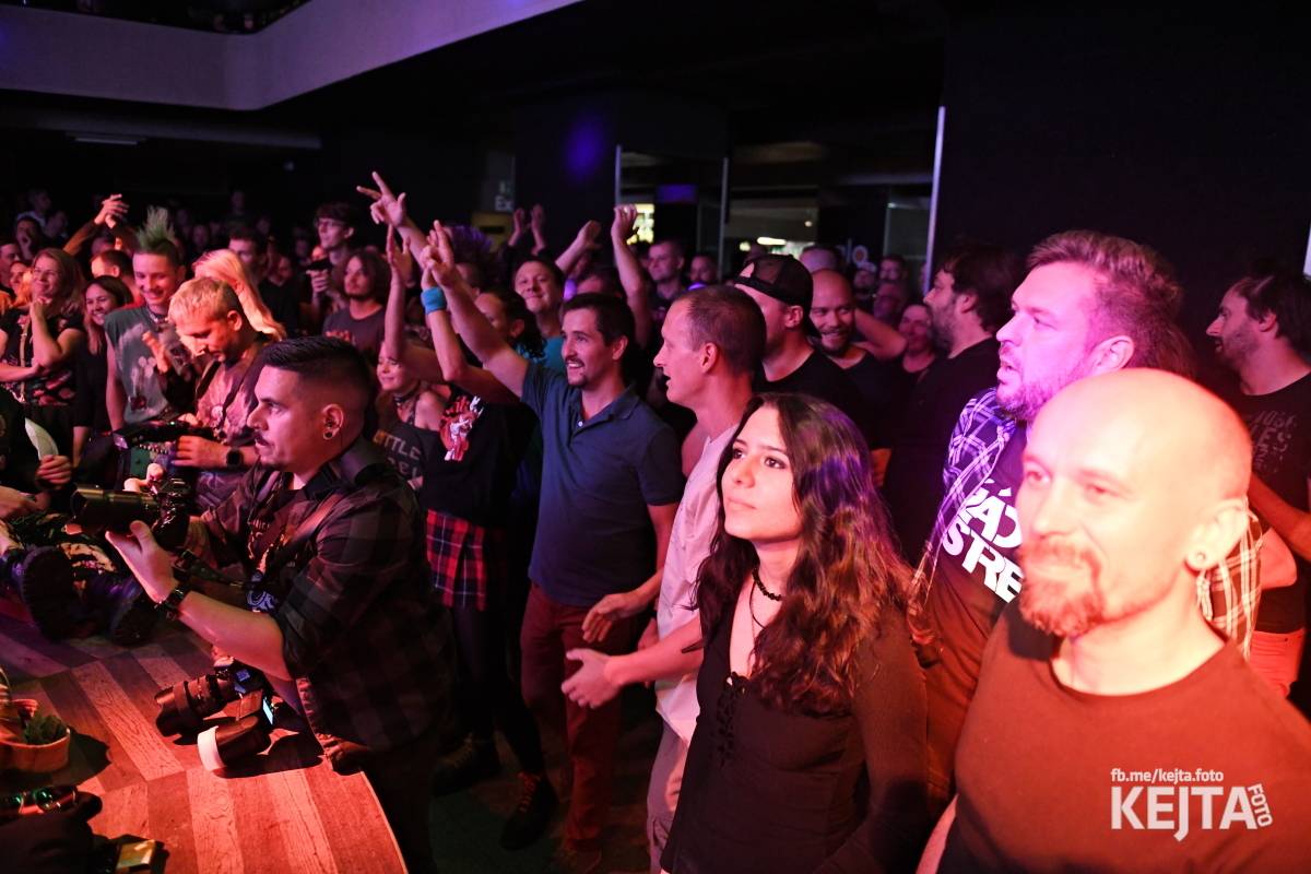 Volant a Dukla Vozovna jsou na společném turné, v Praze je přivítal k prasknutí narvaný Lucerna Music Bar