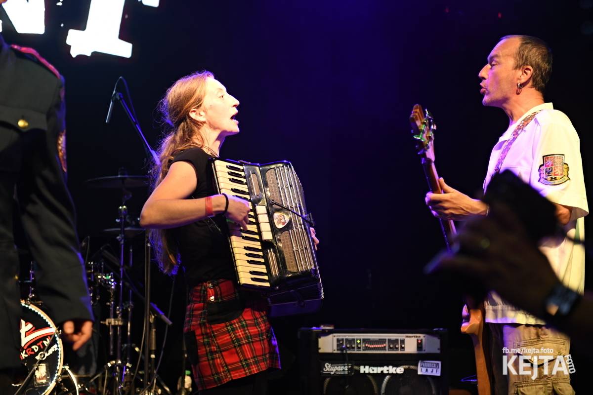 Volant a Dukla Vozovna jsou na společném turné, v Praze je přivítal k prasknutí narvaný Lucerna Music Bar