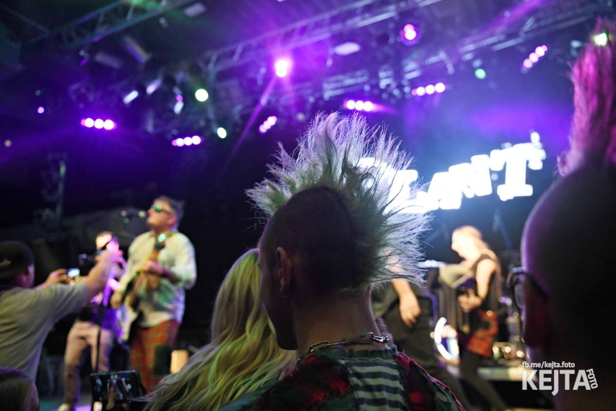 Volant a Dukla Vozovna jsou na společném turné, v Praze je přivítal k prasknutí narvaný Lucerna Music Bar