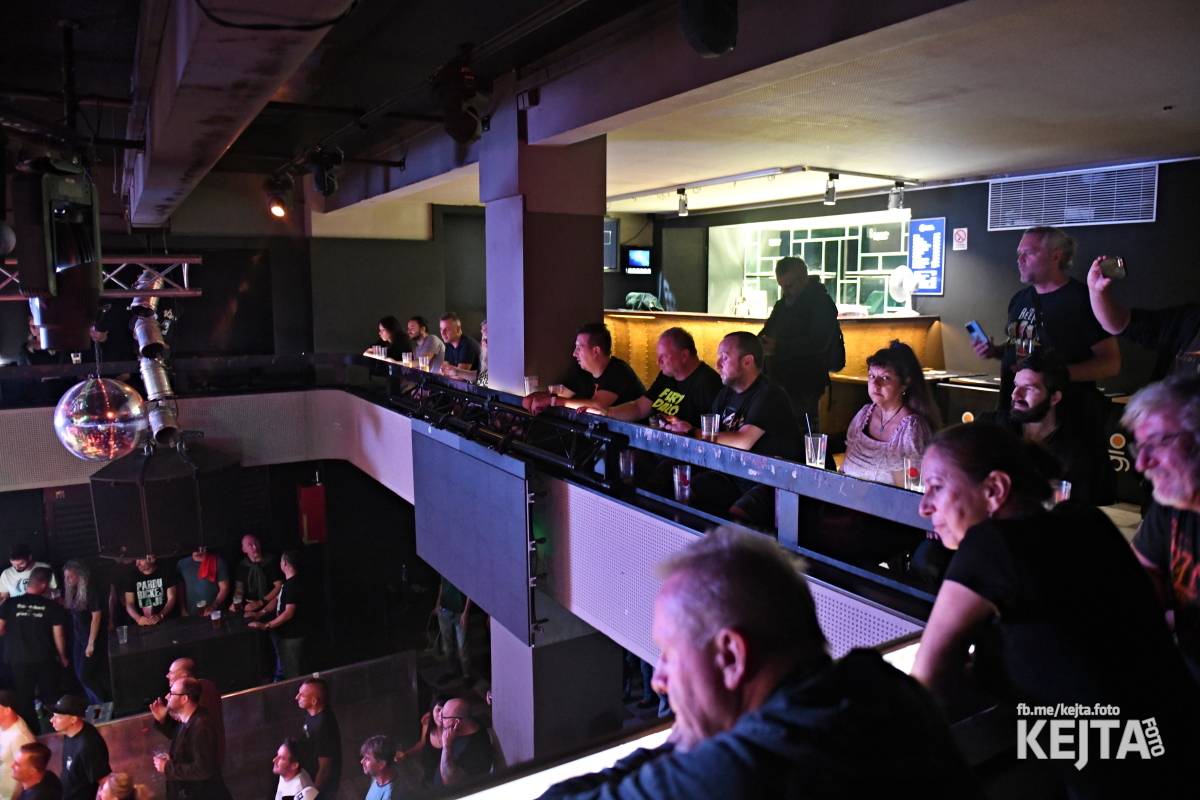 Volant a Dukla Vozovna jsou na společném turné, v Praze je přivítal k prasknutí narvaný Lucerna Music Bar