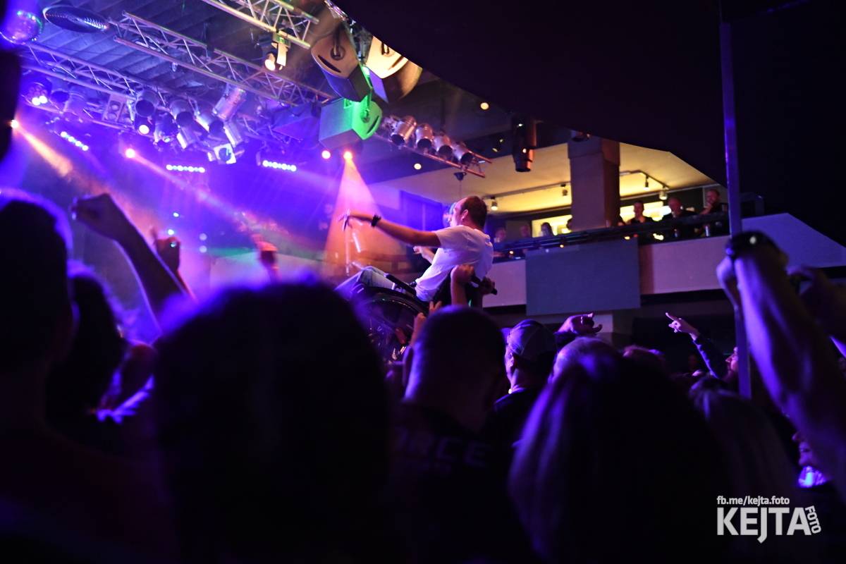 Volant a Dukla Vozovna jsou na společném turné, v Praze je přivítal k prasknutí narvaný Lucerna Music Bar