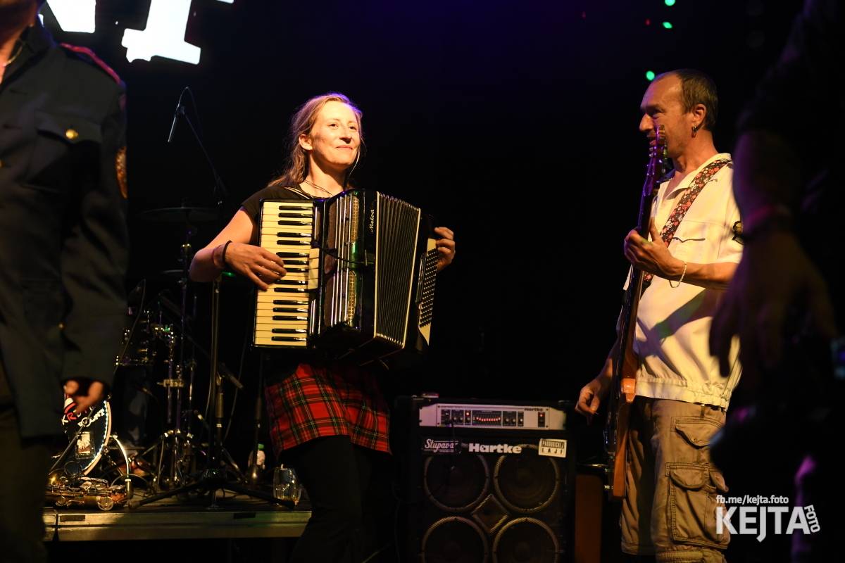 Volant a Dukla Vozovna jsou na společném turné, v Praze je přivítal k prasknutí narvaný Lucerna Music Bar