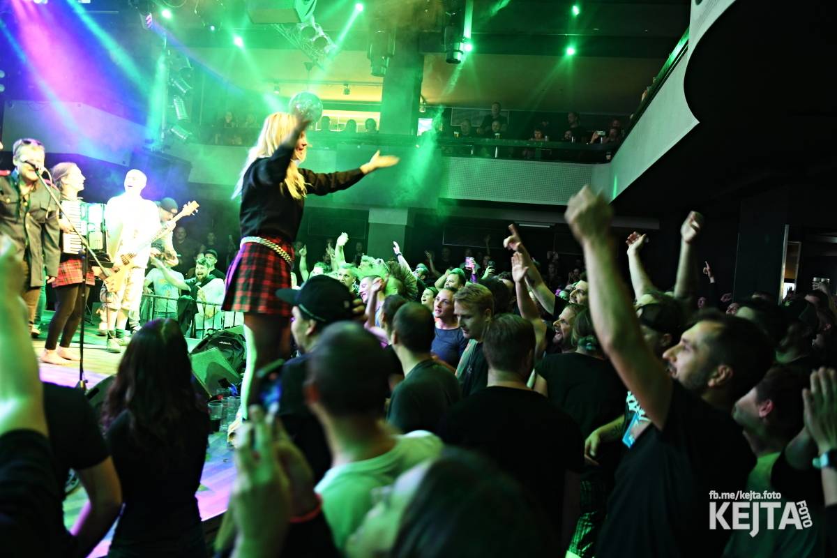 Volant a Dukla Vozovna jsou na společném turné, v Praze je přivítal k prasknutí narvaný Lucerna Music Bar