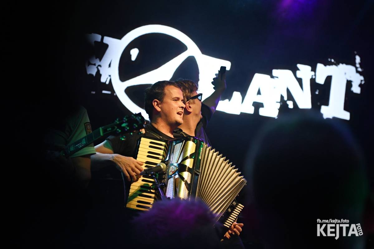 Volant a Dukla Vozovna jsou na společném turné, v Praze je přivítal k prasknutí narvaný Lucerna Music Bar