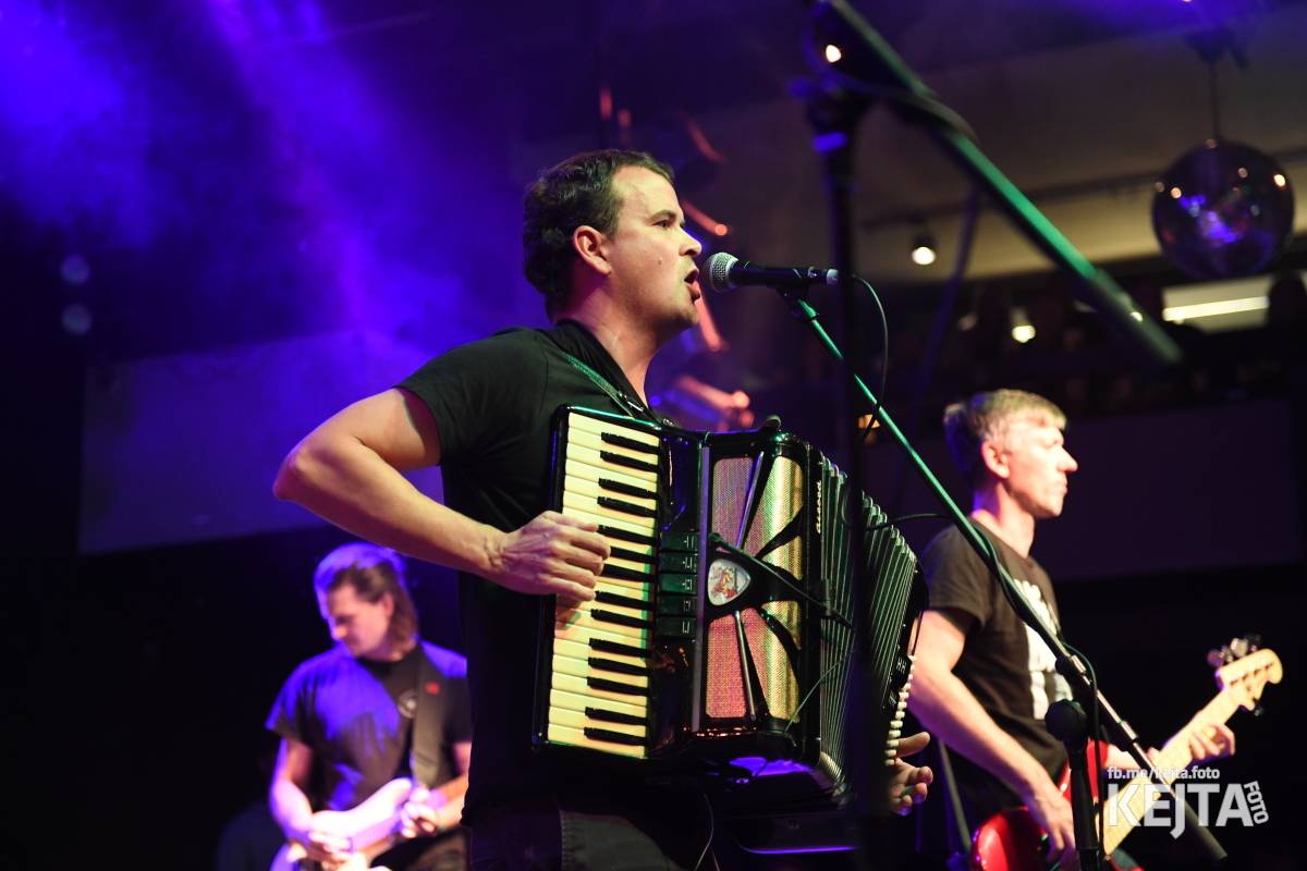 Volant a Dukla Vozovna jsou na společném turné, v Praze je přivítal k prasknutí narvaný Lucerna Music Bar