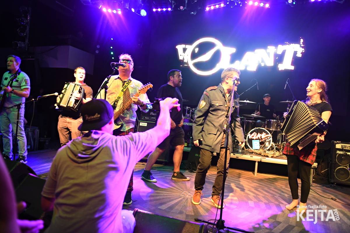 Volant a Dukla Vozovna jsou na společném turné, v Praze je přivítal k prasknutí narvaný Lucerna Music Bar