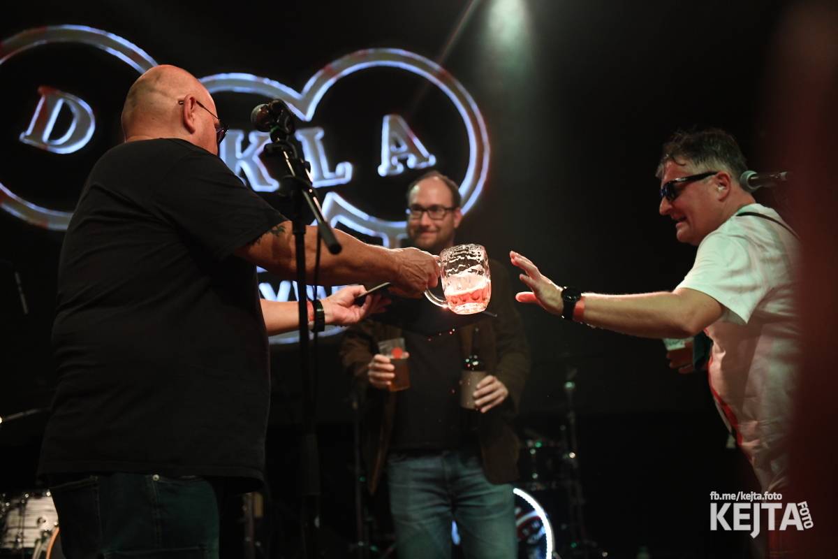 Volant a Dukla Vozovna jsou na společném turné, v Praze je přivítal k prasknutí narvaný Lucerna Music Bar