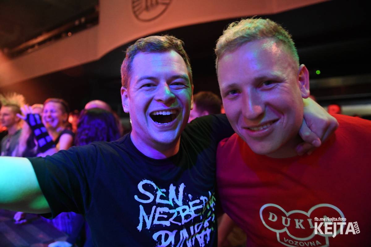 Volant a Dukla Vozovna jsou na společném turné, v Praze je přivítal k prasknutí narvaný Lucerna Music Bar