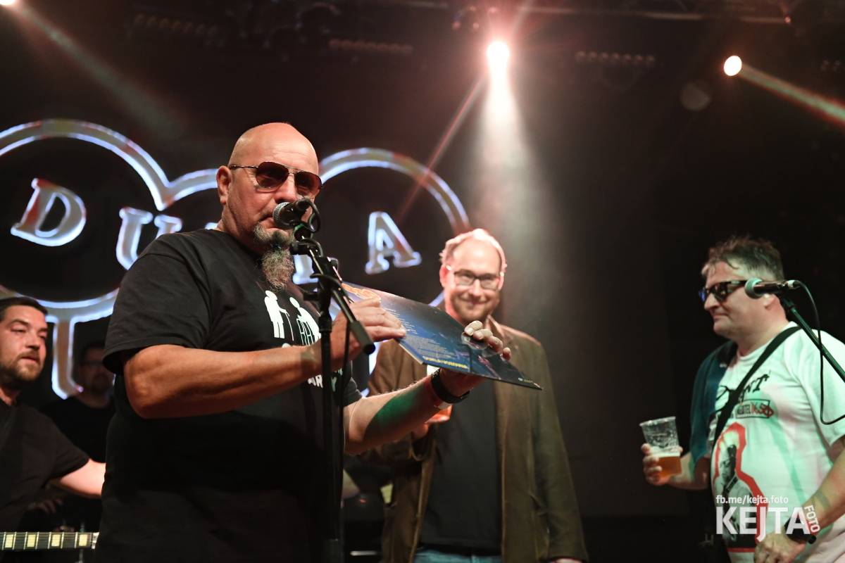 Volant a Dukla Vozovna jsou na společném turné, v Praze je přivítal k prasknutí narvaný Lucerna Music Bar