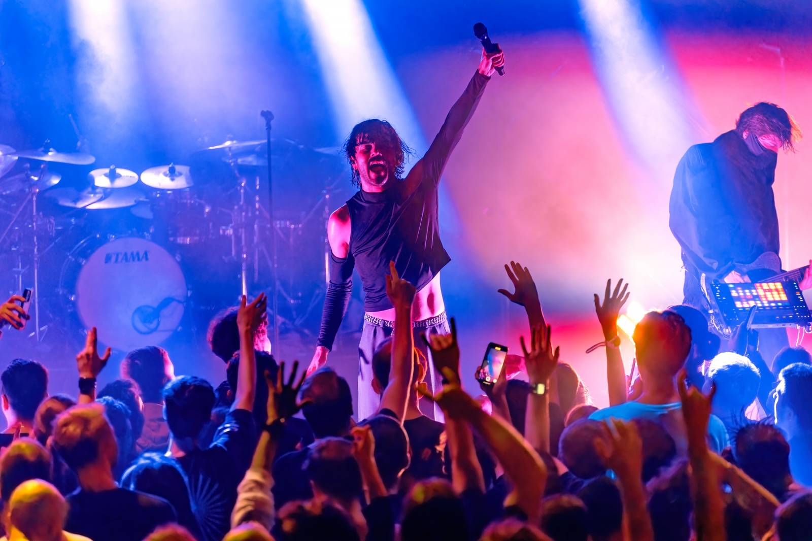 Northlane zbořili MeetFactory v Praze, půdu jim připravili metalisté ten56. a Novelists