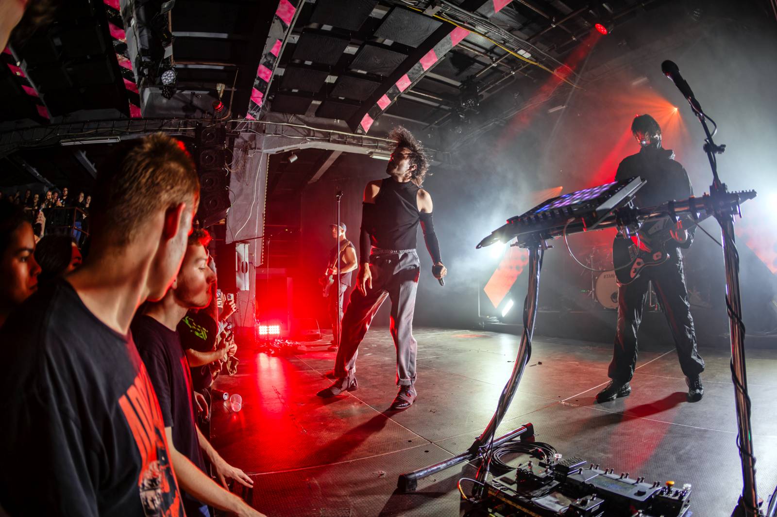 Northlane zbořili MeetFactory v Praze, půdu jim připravili metalisté ten56. a Novelists