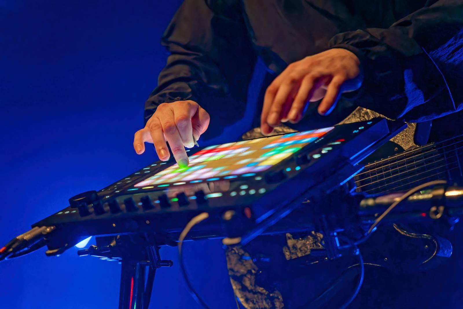 Northlane zbořili MeetFactory v Praze, půdu jim připravili metalisté ten56. a Novelists