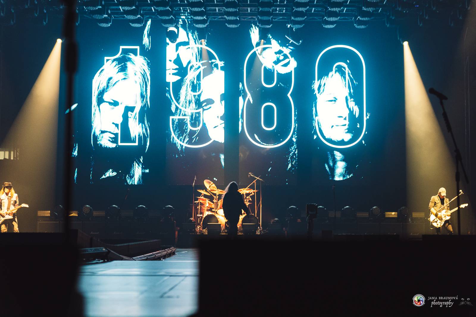 Kabát zatopil v Plzni pod kotlem, na zimním stadionu přehrál největší hity