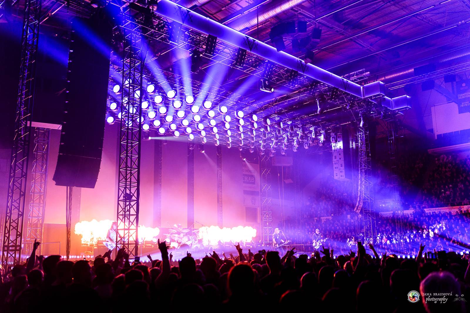 Kabát zatopil v Plzni pod kotlem, na zimním stadionu přehrál největší hity