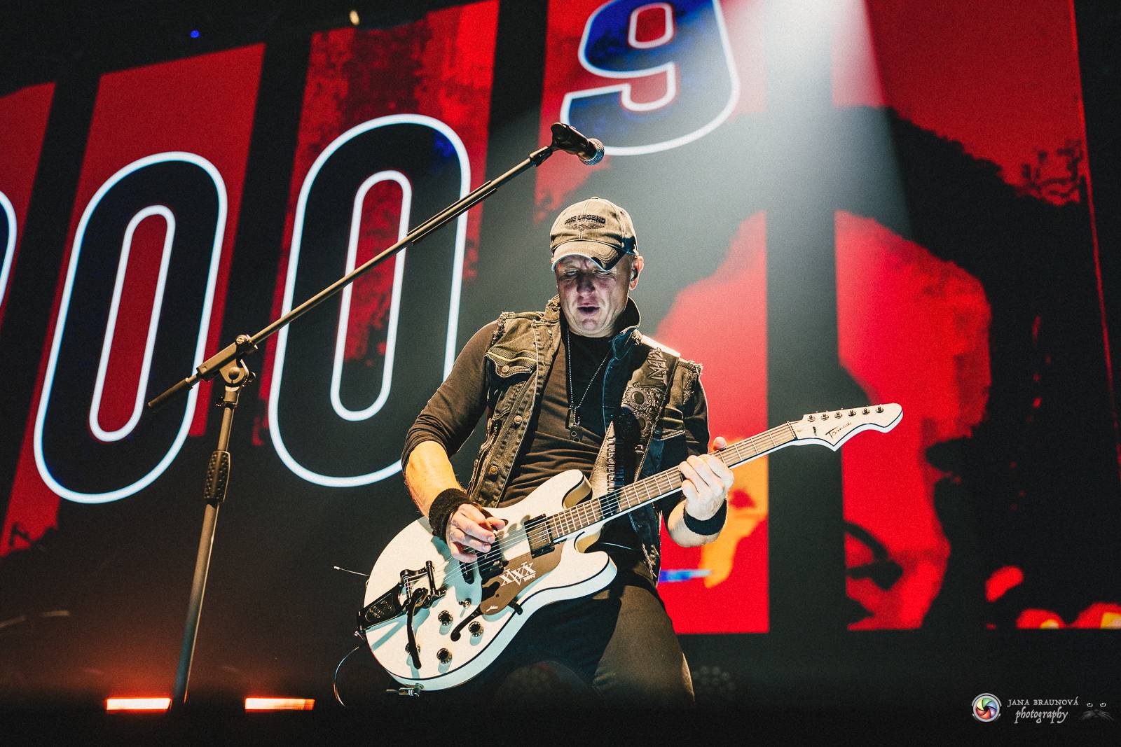 Kabát zatopil v Plzni pod kotlem, na zimním stadionu přehrál největší hity