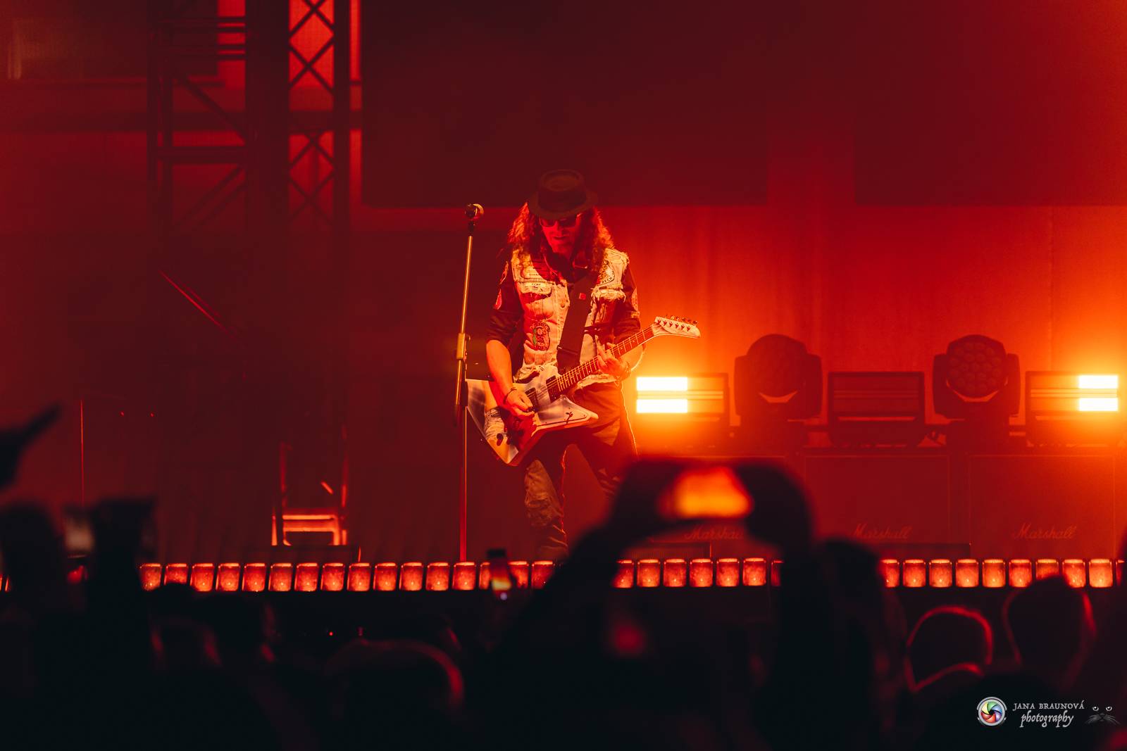 Kabát zatopil v Plzni pod kotlem, na zimním stadionu přehrál největší hity