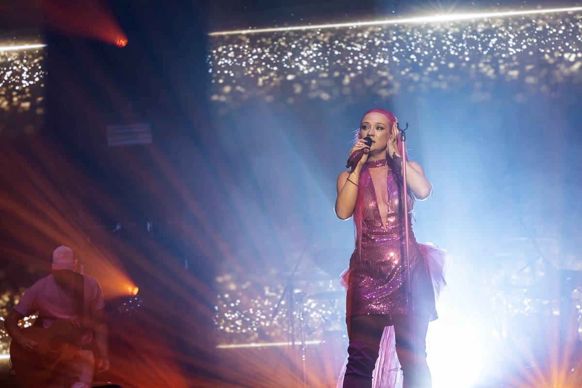 Jen růžová to může být. Tereza Mašková roztančila vyprodanou Lucernu