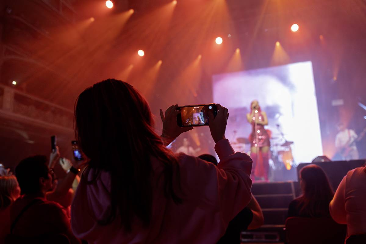 Jen růžová to může být. Tereza Mašková roztančila vyprodanou Lucernu