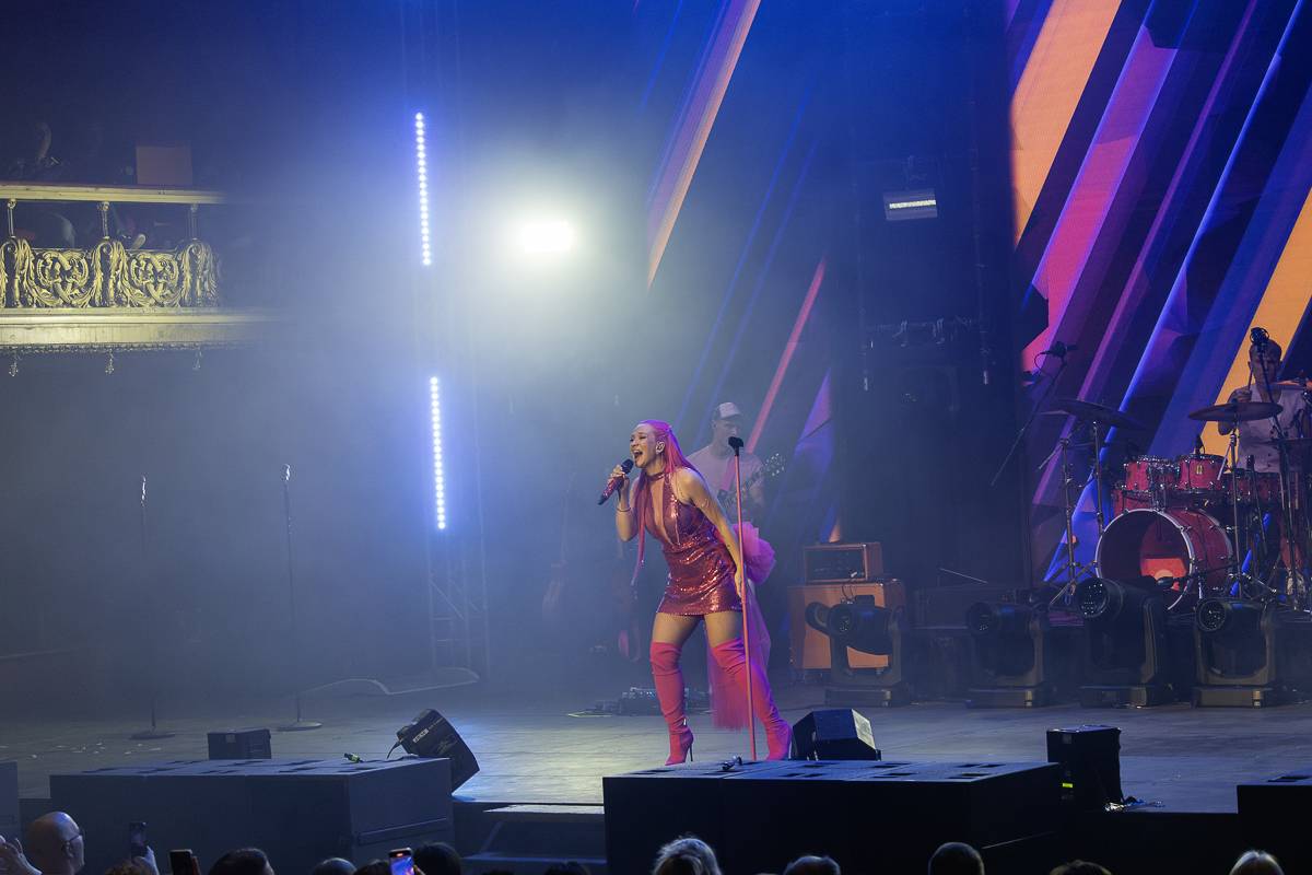 Jen růžová to může být. Tereza Mašková roztančila vyprodanou Lucernu