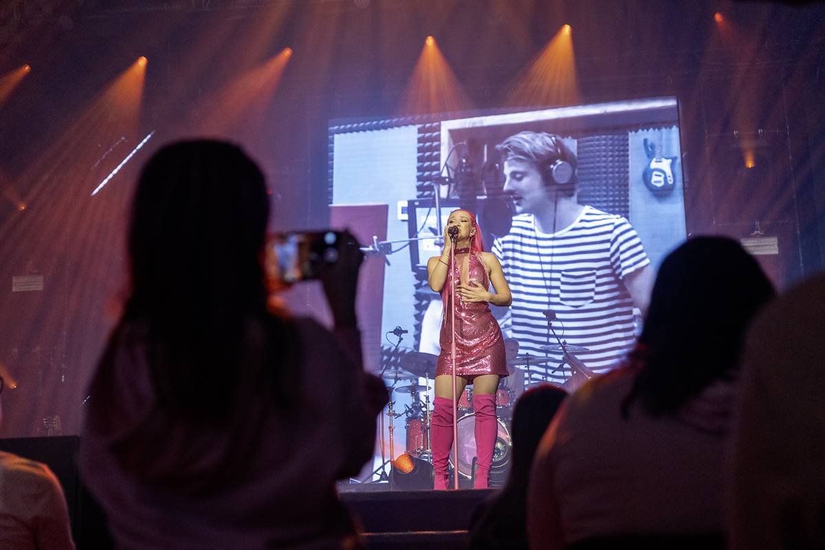 Jen růžová to může být. Tereza Mašková roztančila vyprodanou Lucernu