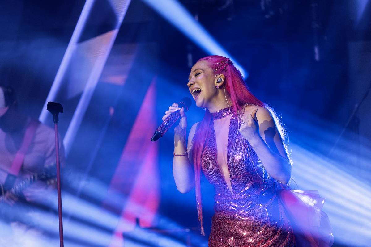 Jen růžová to může být. Tereza Mašková roztančila vyprodanou Lucernu