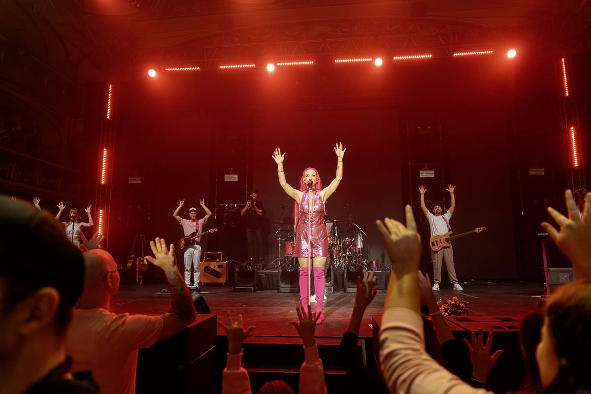 Jen růžová to může být. Tereza Mašková roztančila vyprodanou Lucernu