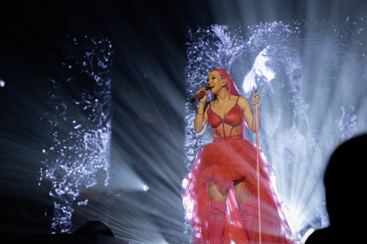 Jen růžová to může být. Tereza Mašková roztančila vyprodanou Lucernu