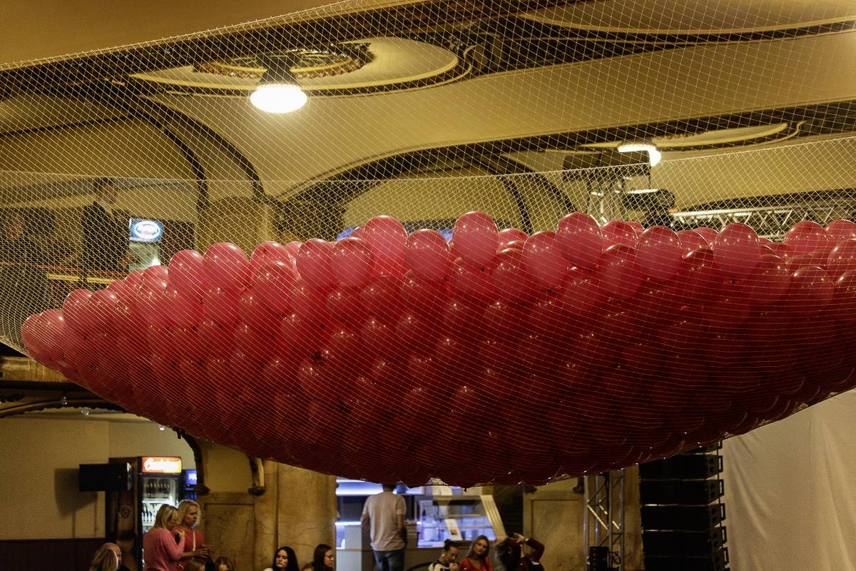 Jen růžová to může být. Tereza Mašková roztančila vyprodanou Lucernu