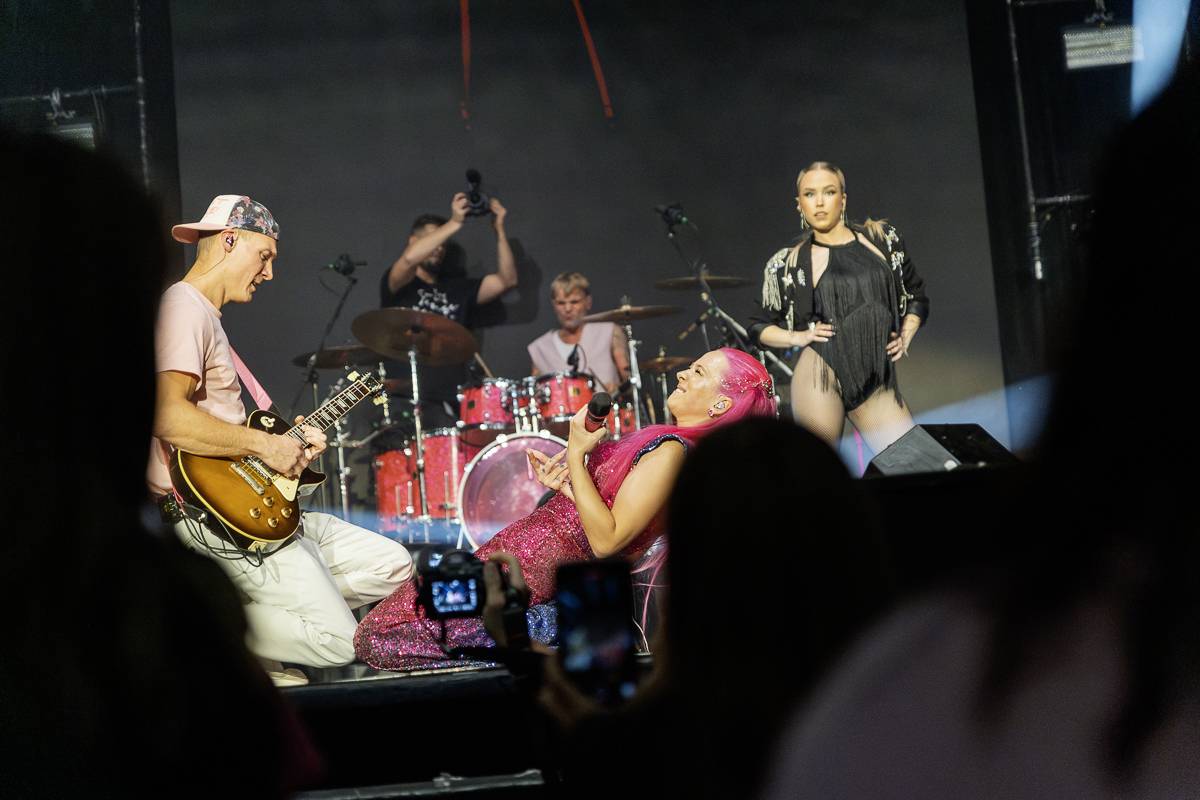 Jen růžová to může být. Tereza Mašková roztančila vyprodanou Lucernu