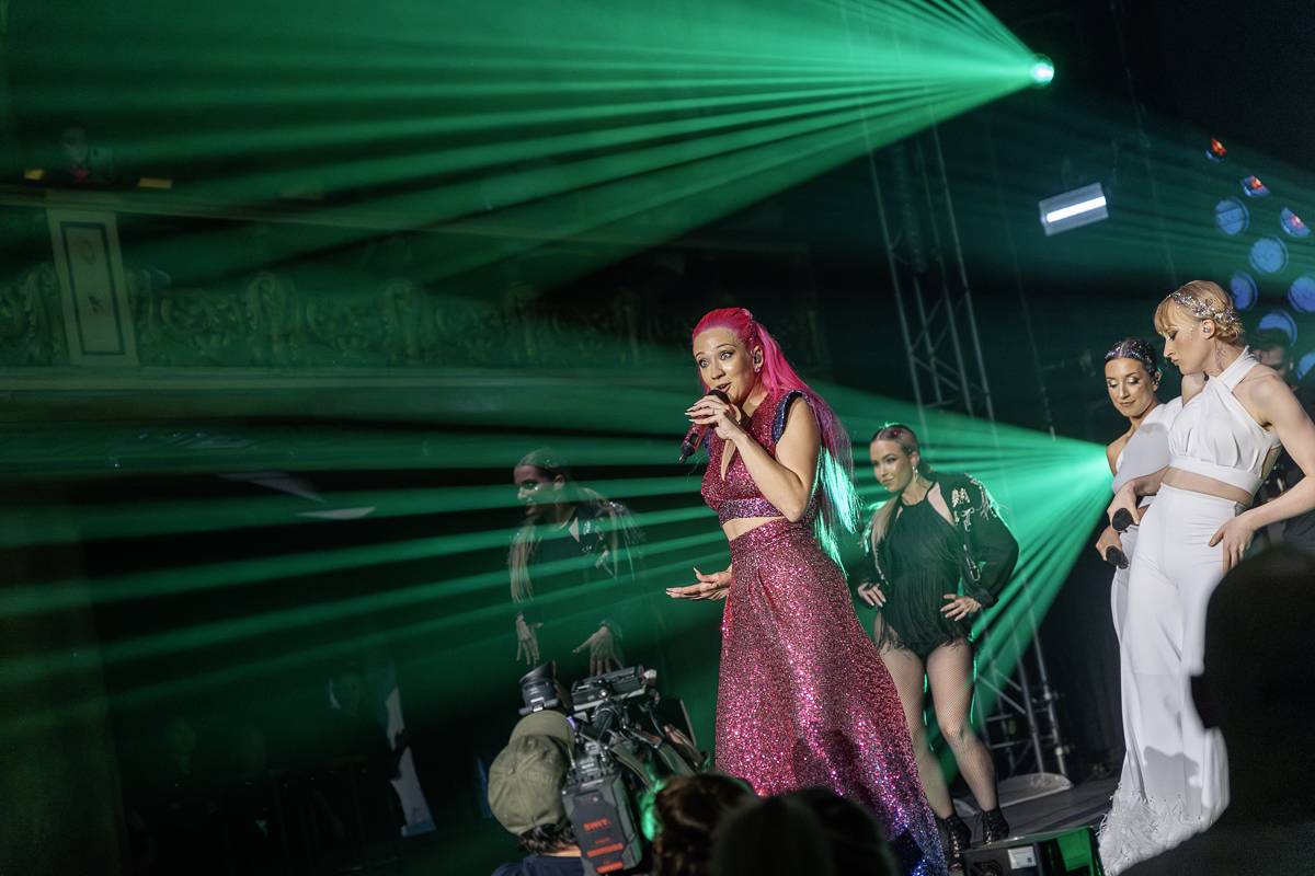 Jen růžová to může být. Tereza Mašková roztančila vyprodanou Lucernu