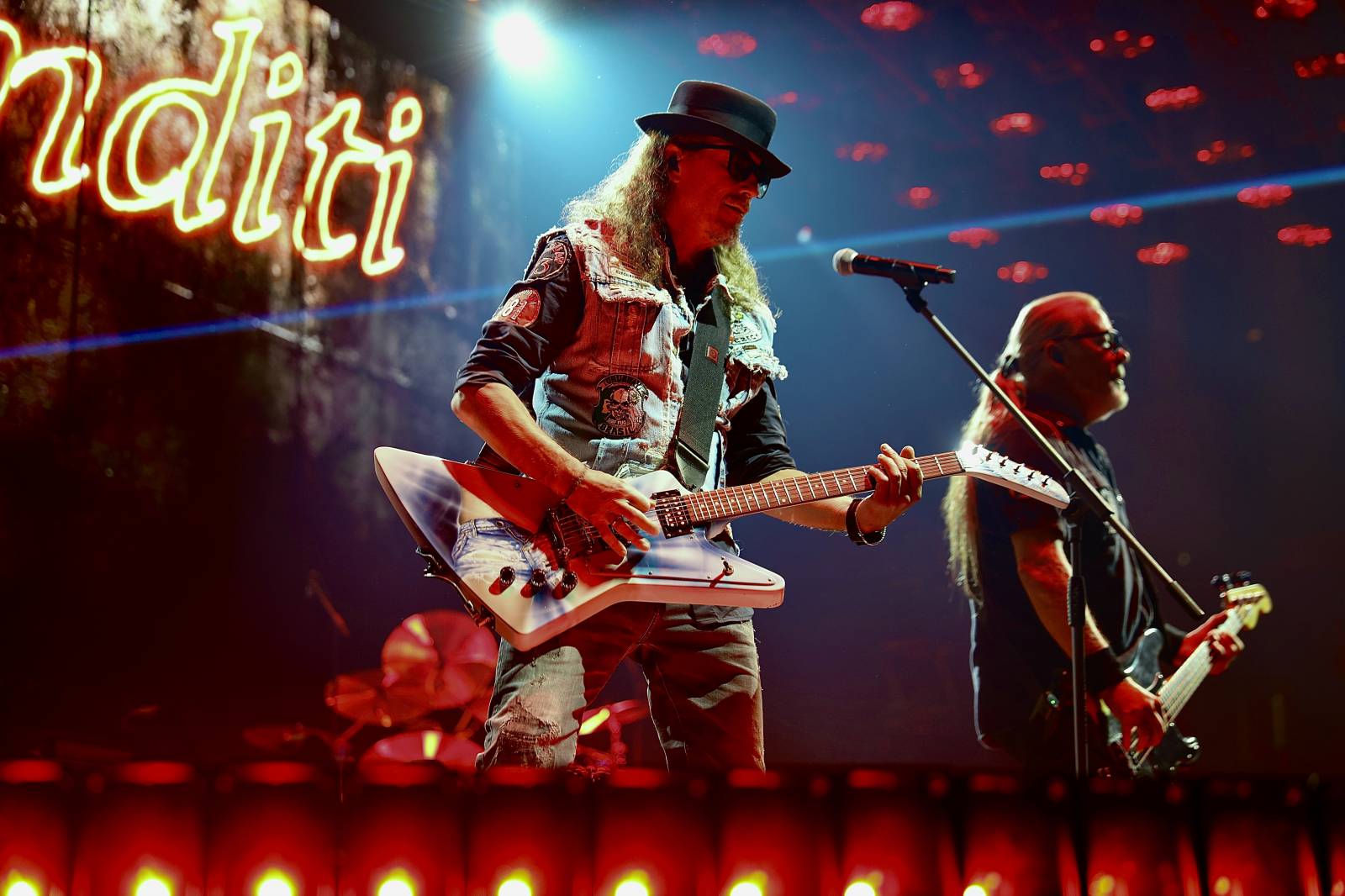 Kabát zavítal do Českých Budějovic, fanoušky bavil pyrotechnickými efekty